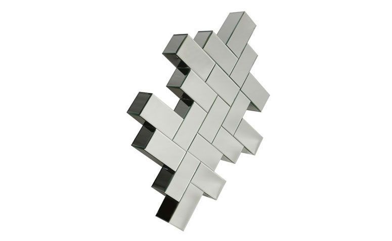 Espelho redondo grigio por R$ 3.204,00 na <a href="http://www.mariapiacasa.com.br/espelho-decorativo-redondo-grigio-38-770.html" target="_blank">Maria Pia Casa</a>