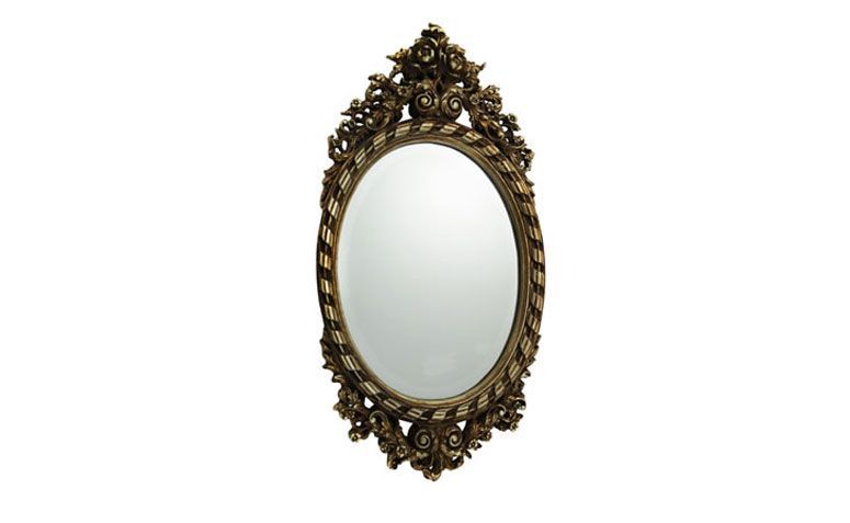 Espelho com moldura por R$ 672,86 na <a href="http://www.primehomedecor.com.br/espelho-com-moldura-decorativa-max-prata-69-0-x-35-0-cm/p/E521101" target="_blank">Prime Home Decor</a>
