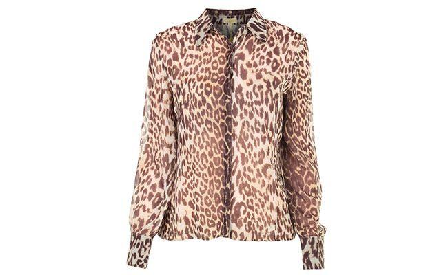 Camisa de onça Guaraná Brasil por R$142 na <a href="http://www.glamour.com.br/camisa-guarana-brasil-a-indomada-onca-192762/p" target="blank_">Glamour</a>