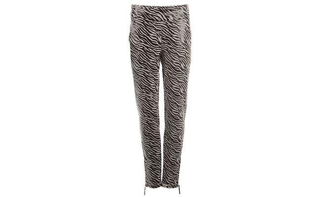 Calça zebra Super Suite Seventy Seven por R$385 na <a href="http://www.e-closet.com.br/item/cal-a-malu-lamina-zebra-super-suite-seventy-seven-10543.html" target="blank_">E-Closet</a>