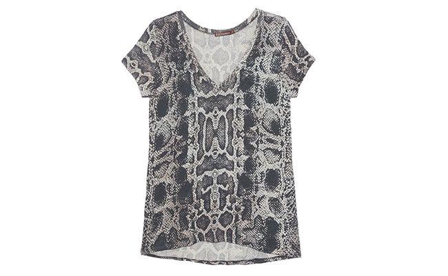 Camiseta de cobra Bo.bô por R$299 na <a href="http://www.oqvestir.com.br/t-shirt-cobra---preta-38274.aspx/p" target="blank_">Oqvestir</a>