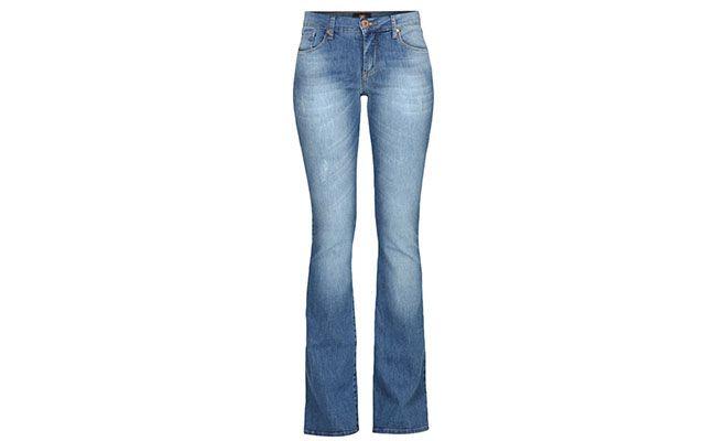 Calça flare Sommer por R$213 na <a href="http://www.glamour.com.br/calca-sommer-agatha-flare-indigo-215743/p" target="blank_">Glamour</a>