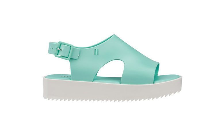 Melissa Hotness por R$160 na <a href="http://lojamelissa.com.br/dance-machine/hotness" target="blank_">Melissa</a>