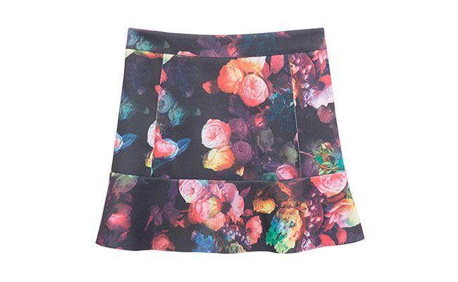 Saia Market 33 por R$225 na <a href="http://www.oqvestir.com.br/saia-neoprene-floral-preta-37583.aspx/p" target="blank_">OQVestir</a>