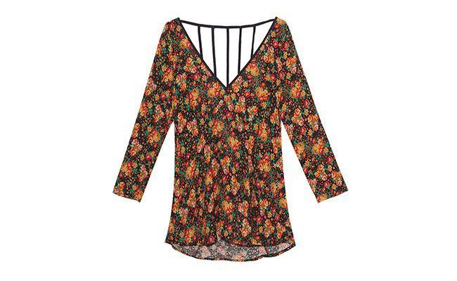 Blusa Farm por R$219 na <a href="http://www.oqvestir.com.br/top-bouquet-chuvisco---preto-e-amarelo-41747.aspx/p" target="blank_">OQVestir</a>