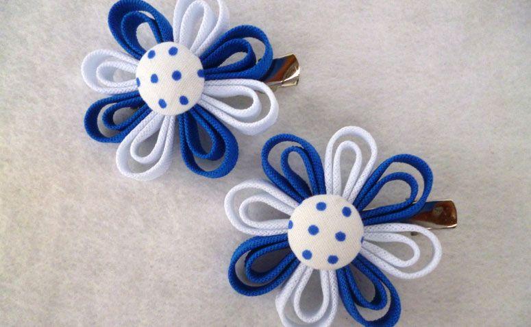 Presilha com Flor de tecido por R$ 6,90 na <a href="http://www.elo7.com.br/par-de-bico-de-pato-azul-e-branco/dp/4677FA#df=d&uso=d&pso=cp&osbt=b-o&cf=0&nqs=1" target="_blank"> Elo7</a>