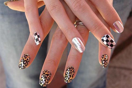 As estampas de animais são sofisticadas e as cores podem variar de acordo com o seu estilo. Zebrinha, oncinha, leopardo - você é quem escolhe.