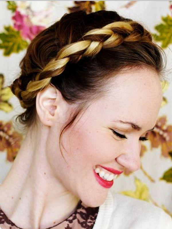 Reprodução/<a href="http://www.abeautifulmess.com/2011/12/how-to-style-a-braided-crown.html" target="_blank">A Beautiful Mess</a>