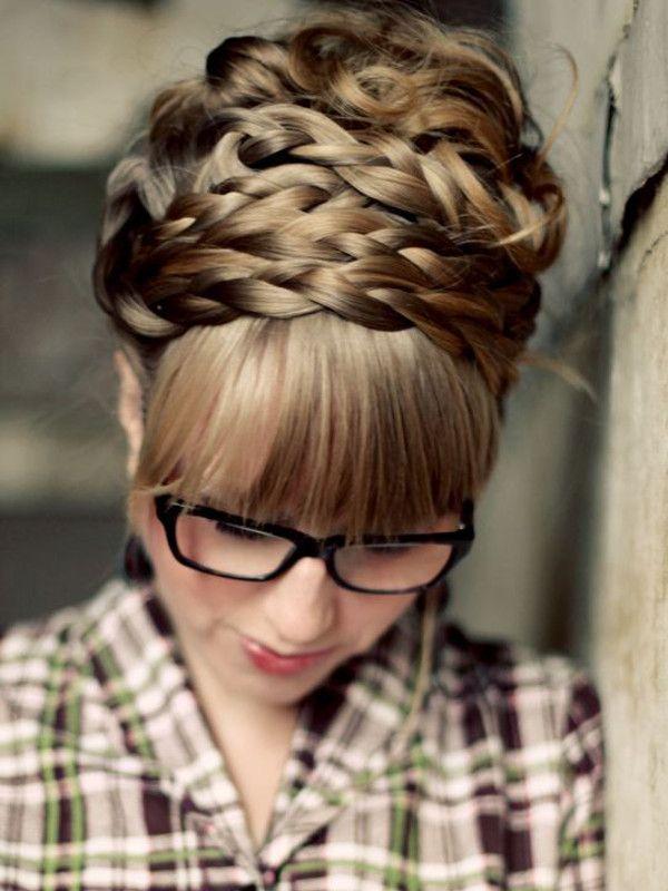 Reprodução/<a href="http://www.abeautifulmess.com/2011/03/how-to-style-maiden-braids-.html" target="_blank">A Beautiful Mess</a>