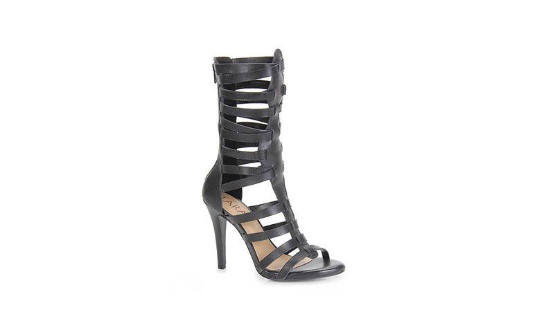 Gladiadora com salto Lara por R$99,99 na <a href="http://www.passarela.com.br/passarela/produto/sandalia-salto-gladiadora-feminina-lara-preto-6091278912-0" target="blank_">Passarela</a>