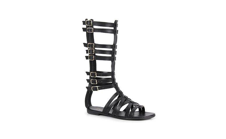 Gladiadora Desmond por R$119,99 na <a href="http://www.passarela.com.br/passarela/produto/sandalia-rasteira-gladiadora-feminina-desmond-preto-6091271212-0" target="blank_">Passarela</a>