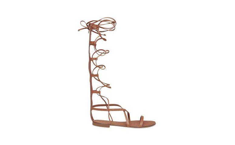Gladiadora cano alto por R$189,00 na <a href="http://shop.corello.com.br/rasteira-gladiadora-natural-7222.aspx/p?cbc=1&sk=47972" target="blank_">Corello</a>