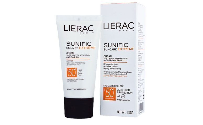 Protetor solar Lierac Sunific por R$59,26 na <a href="http://www.cosmetis.com.br/lierac-sunific-solaire-extreme-spf-50-creme-rosto-50ml.html" target="blank_">Cosmetis</a>