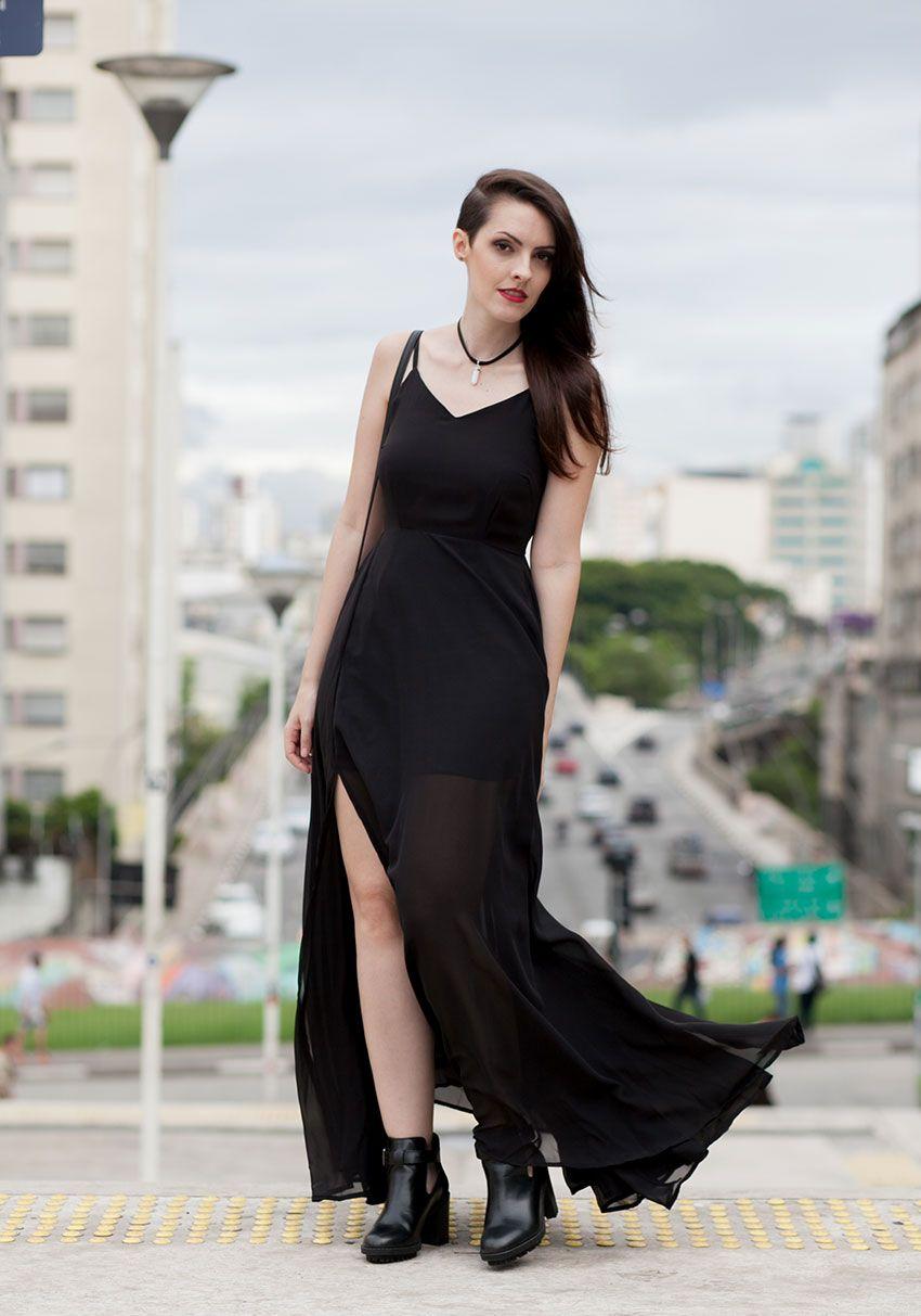 Foto: Reprodução / <a href="http://eaibeleza.com/moda/vestido-longo-com-bota/" target="_blank">E ai beleza?</a>