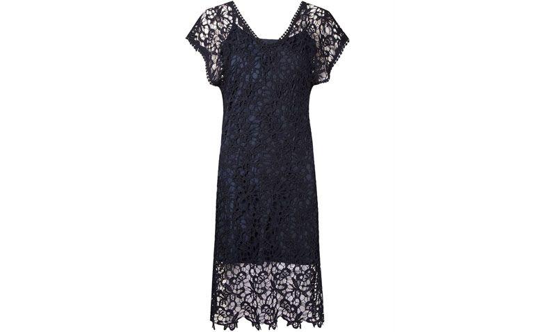 Vestido Le Lis Blanc por R$399,75 na <a href="http://ad.zanox.com/ppc/?29469493C40749417&ULP=[[http://www.farfetch.com/br/shopping/women/le-lis-blanc-vestido-de-renda-guipir-item-11065457.aspx?storeid=9688&ffref=lp_pic_3_1_lst?utm_source=zanox&utm_medium=link&utm_campaign=deeplink_generator]]" rel="nofollow" target="blank_">Farfetch</a>