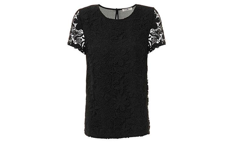 Blusa Mooncity por R$47,99 na <a href="http://www.passarela.com.br/passarela/produto/blusa-renda-guipir-mooncity-250019-preto-6400775812-0" target="blank_">Passarela</a>