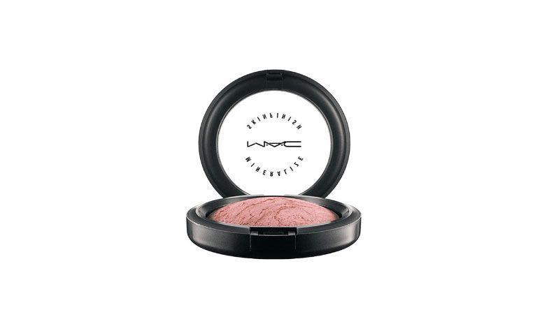Mineralize Powder Compact Skinfinish MAC för $ 129,00 på Sephora