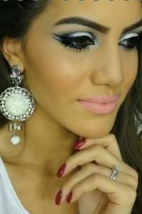 Foto: Reprodução / <a href="http://camilacoelho.com/2011/12/16/maquiagem-pro-reveillon-2012/" target="_blank">Super Vaidosa</a>