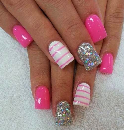 Foto: Reprodução / <a href="http://tecnitalentos.pt/pt/formacao-2/curso-tecnico-5-manicura-unhas-de-gel-e-verniz-gel-284" target="_blank">Tecnica Talentos</a>