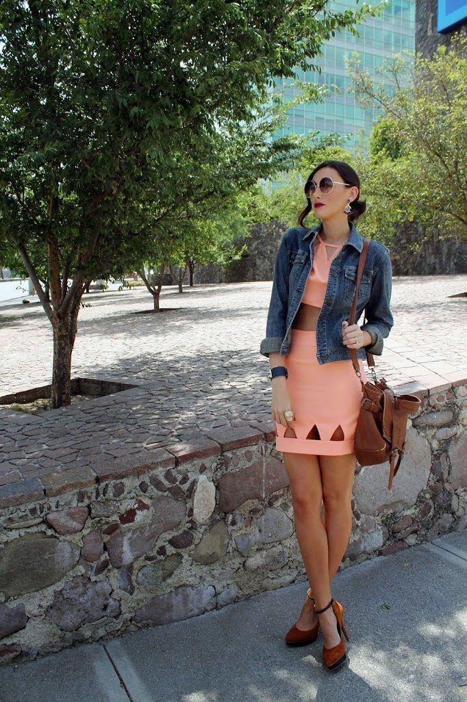 Foto: Reprodução / <a href="http://missblackbook.com/look-of-the-day-denim-jacket/" target="_blank">Miss Black Book</a>