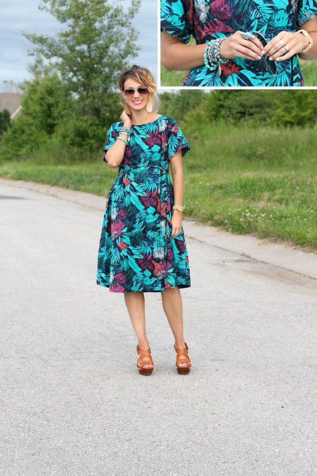 Foto: Reprodução / <a href="http://www.onelittlemomma.com/2015/06/sunday-style-tropical-midi-dress.html" target="_blank">One Little Momma</a>