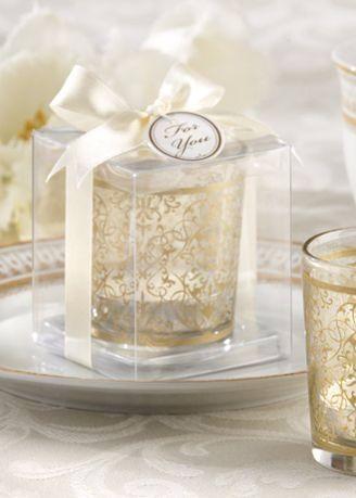 Copo decorado em caixa transparente Foto: Reprodução / <a href="http://www.davidsbridal.com/Product_golden-renaissance-tealight-holder-set-of-4-20120gd_wedding-decor-all-favors" target="_blank">Davids Bridal</a>