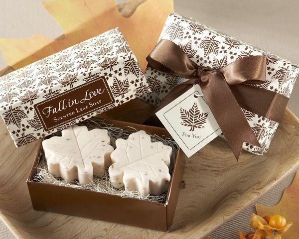 Caixa com sabonetes Foto: Reprodução / <a href="http://www.myweddingfavors.com/fall-in-love-shaped-soap.html#" target="_blank">My Wedding Favors</a>