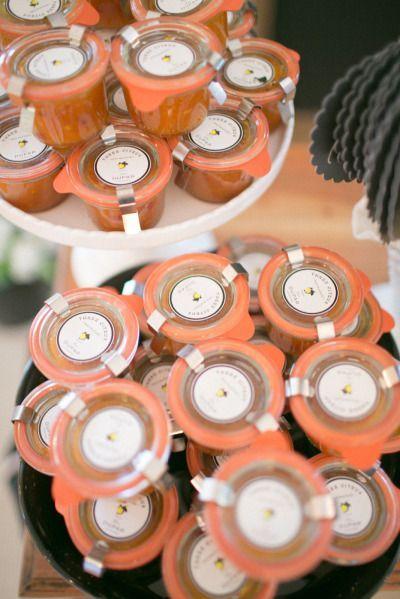 Mini potinhos de doce Foto: Reprodução / <a href="http://casamento-noiva.com.br/modelos-de-lembrancinhas-de-casamento-o-melhor-dos-melhores/" target="_blank">Casar Casar</a>