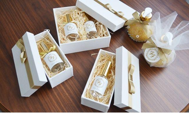 Aromatizadores para carro e casa Foto: Reprodução / <a href="http://faitlamain.com/2015/08/14/ff-em-tons-de-dourado/" target="_blank">Fait à La Main</a>