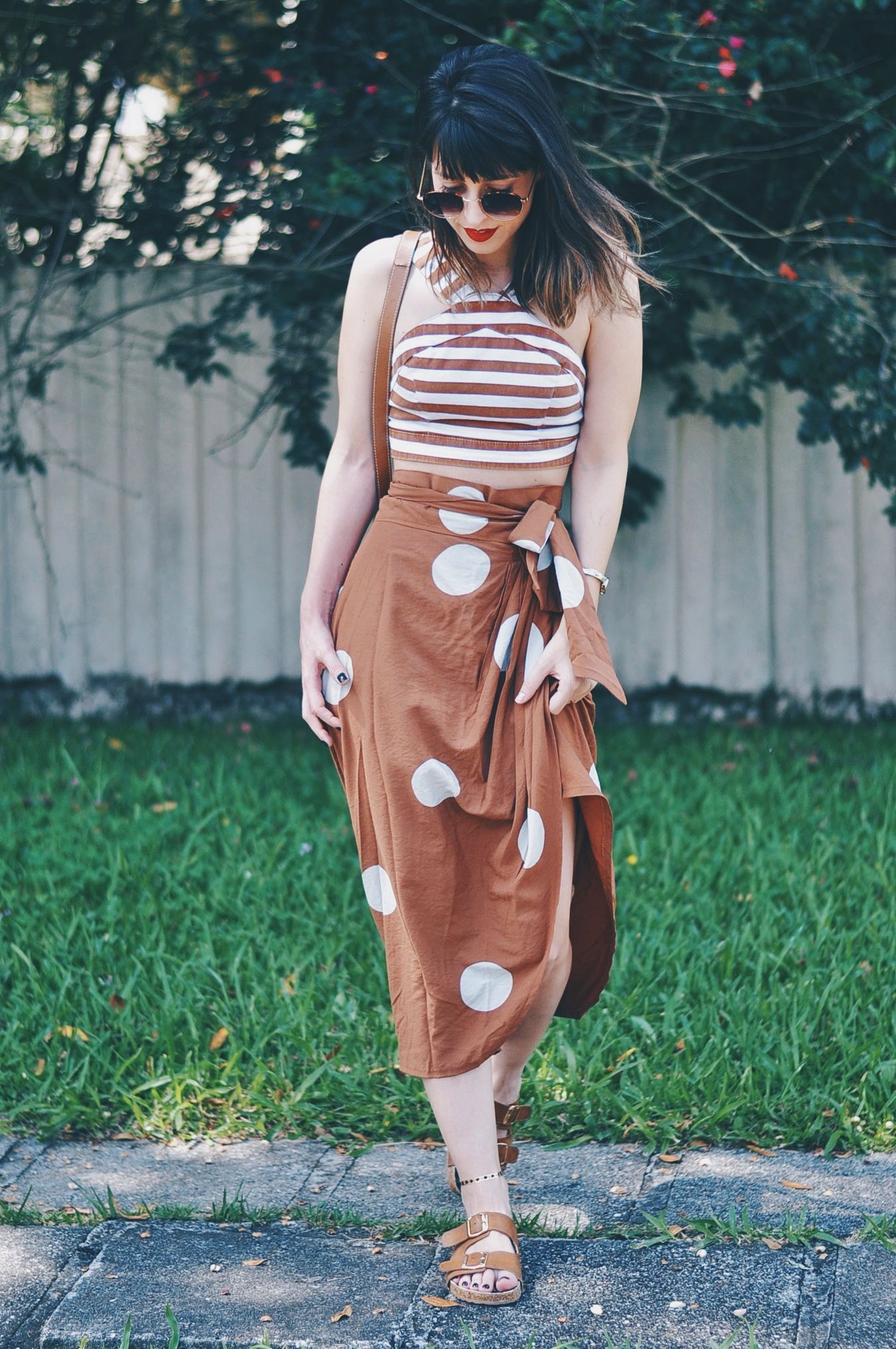 Foto: Reprodução / <a href="http://www.tudoorna.com/2015/01/20/saia-midi-e-cropped/" target="_blank">Tudo Orna</a>