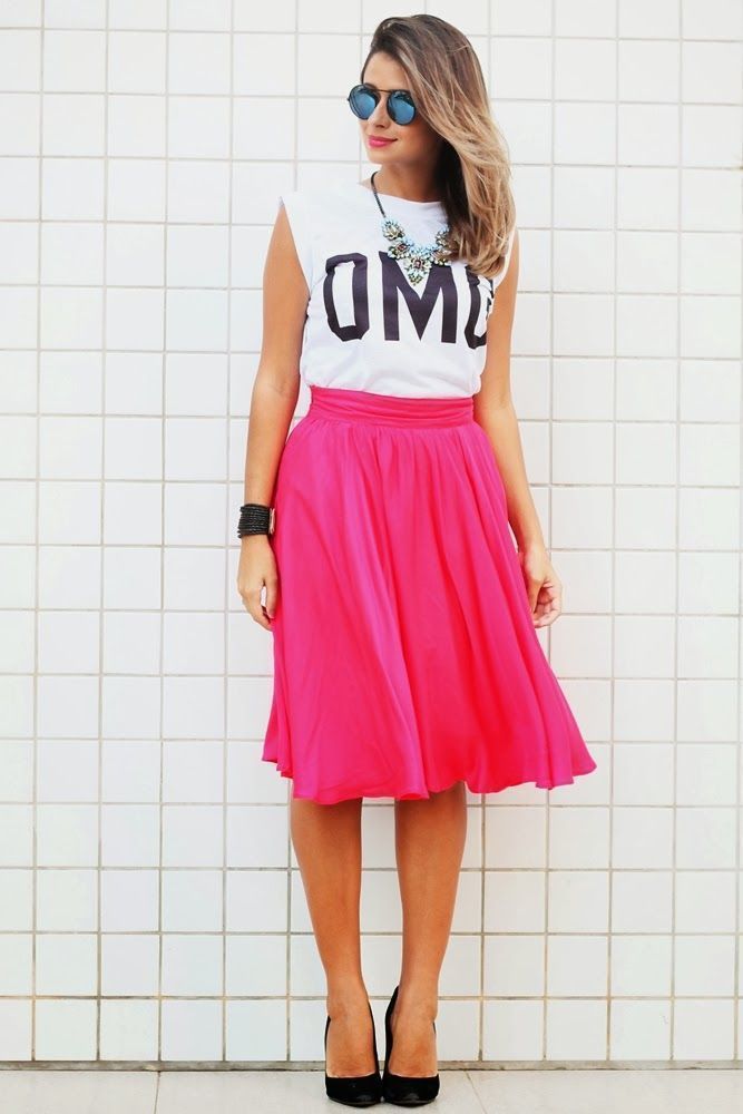 Foto: Reprodução / <a href="http://blogtodoestilo.com.br/2013/12/look-do-dia-saia-midi/" target="_blank">Todo Estilo</a>