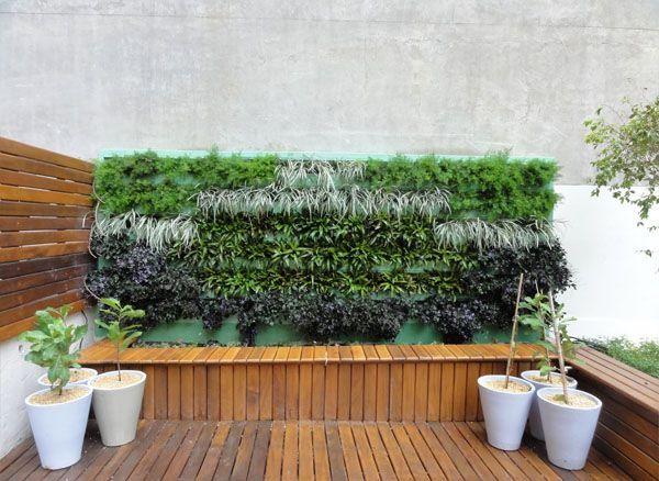 Foto: Reprodução / <a href="http://blogdapaisagista.blogspot.com.br/2013/08/jardim-vertical.html" target="blank_">Blog da Paisagista</a>