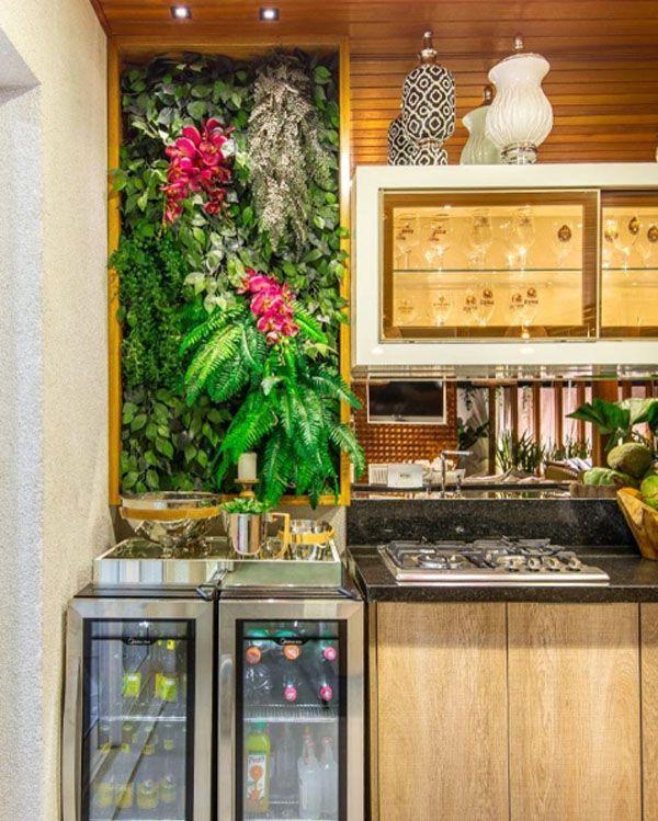 Foto: Reprodução / <a href="https://www.instagram.com/p/BIbF-3WDyXv/?tagged=jardimvertical" target="blank_">Jaqueline Menin e Mariana Paro - Arquitetura e Interiores </a>