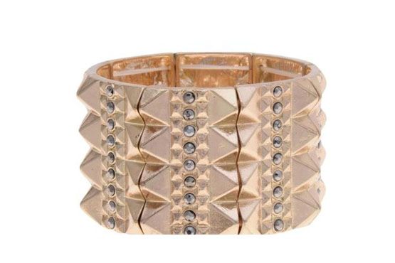 <p>Bracelete - C&A por R$35. </p>