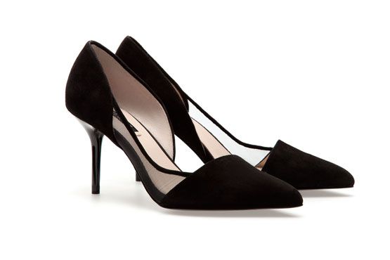 <p>Scarpin preto com transparência - Zara €39,95 na Loja Zara. </p>