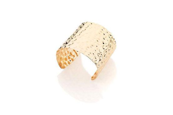 <p>Bracelete dourado - Rommanel por R$180. </p>