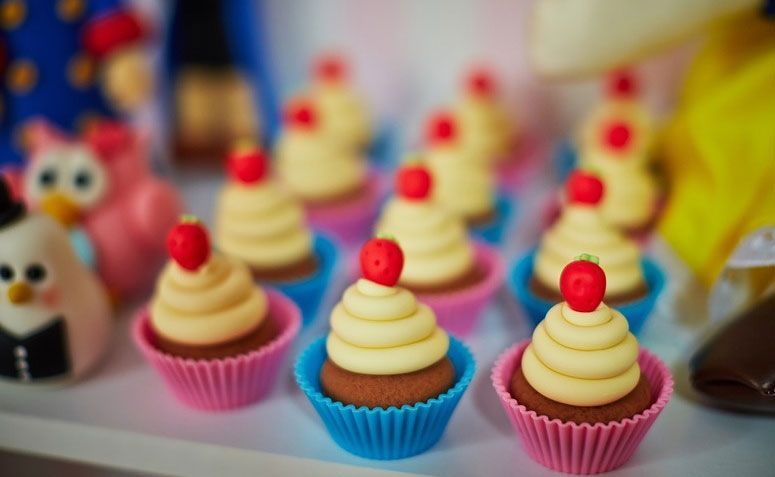 Cupcakes por R$ 6 no <a href="http://www.elo7.com.br/cupcake/dp/61E49E" target="_blank">Elo7</a>