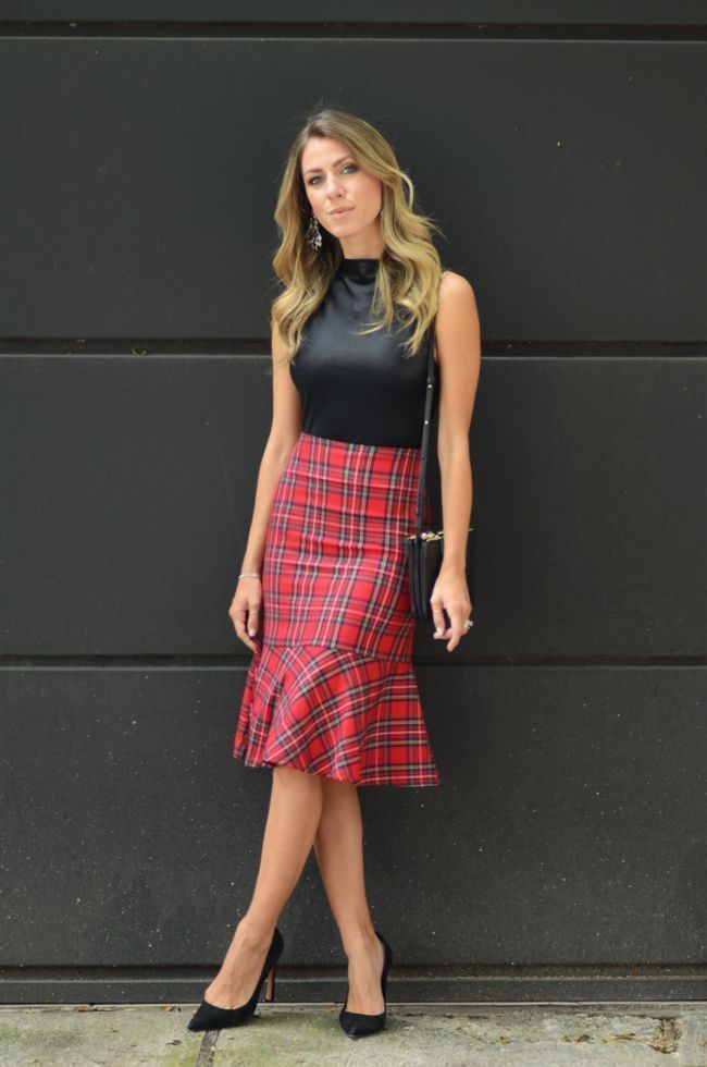 Foto: Reprodução / <a href="http://www.glam4you.com/look-dia-body-e-saia-midi/" target="_blank">Glam4you</a>