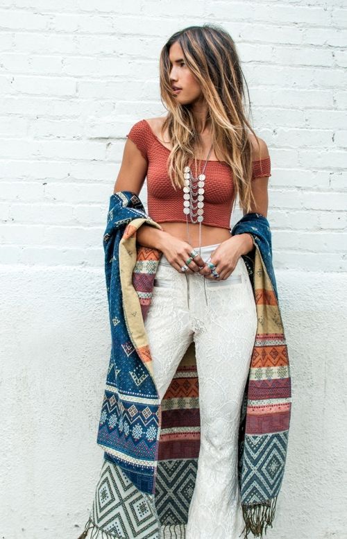 Foto: Reprodução / <a href="http://www.rockybarnesblog.com/lace-and-layers/" target="_blank">Rocky Barnes</a>