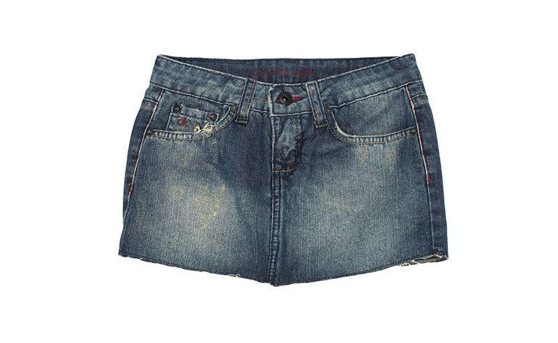 Saia jeans Calvin Klein por R$169 na <a href="http://www.glamour.com.br/saia-calvin-klein-jeans-coordenado-escuro-azul-194953/p" target="blank_">Glamour</a>