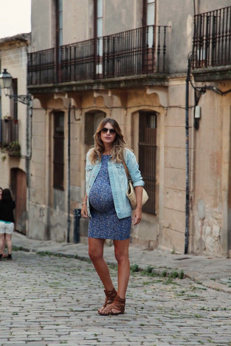Foto: Reprodução / <a href="http://stylelovely.com/mydailystyle/2014/08/liberty-print-dress" target="_blank">Style Lovely</a>