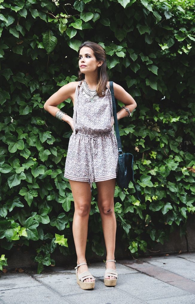 Foto: Reprodução / <a href="http://www.collagevintage.com/2014/06/floral-jumpsuit/" target="_blank">Collage Vintage</a>