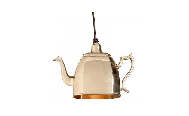 Luminária pendente bule por R$575,00 na <a href="http://www.mariapiacasa.com.br/luminaria-pendente-bule-eureka-de-metal-par-1-lampada-bivolt-36-047.html" target="blank_">Maria Pia Casa</a>