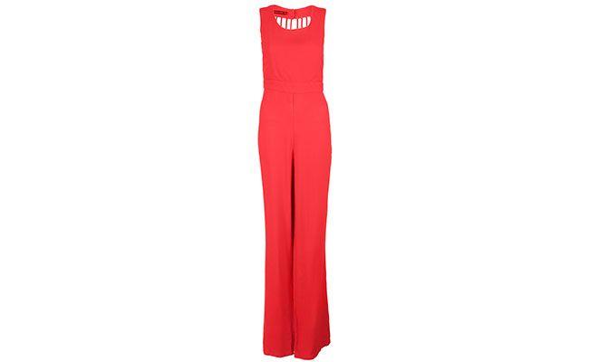 Macacão Thelure por R$488,60 na <a href="http://www.e-closet.com.br/item/macac-o-cons-vermelho-thelure-10385.html" target="blank_">E-closet</a>