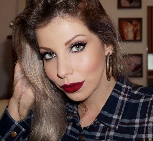 Foto: Reprodução / <a href="http://www.lucianeferraes.com.br/olhos-neutros-com-labios-marcantes/" target="_blank">Luciane Ferraes</a>