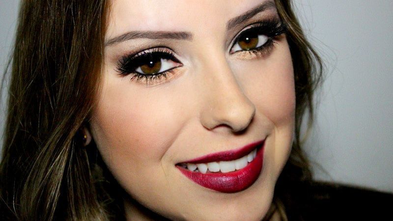 Foto: Reprodução / <a href=" http://amandadomenico.com/como-acompanhar-um-tutorial-camila-coelho/" target="_blank"> Amanda Domenico </a>