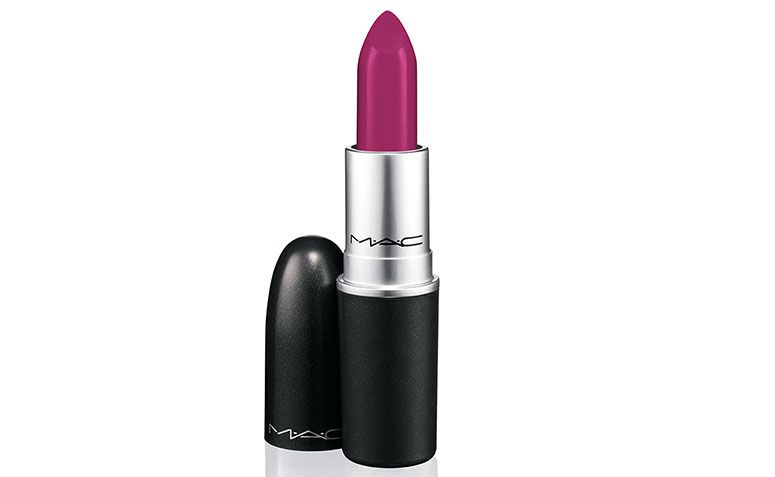 Batom chamativo por R$66 na <a href="http://www.maccosmetics.com.br/product/shaded/168/310/Products/Lbios/Batom/Lipstick/index.tmpl" target="blank_">MAC</a>