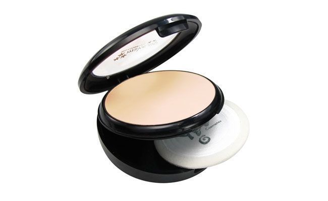 Pó compacto translúcido Yes! Makeup por R$29,90 na <a href="http://www.lojayes.com.br/products/132-po-compacto-yes-makeup-translucido-3121.aspx" target=_blank">Loja Yes!</a>