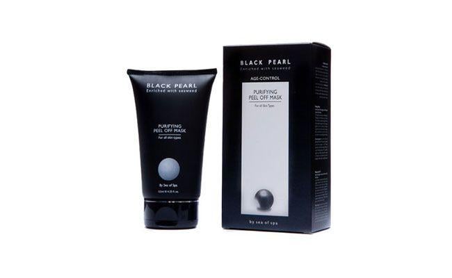 Máscara Black Pearl, R$49,15 na <a href="http://www.amazon.com/Sea-Spa-Black-Pearl-4-25-Ounce/dp/B0029Y0DMA/ref=sr_1_30?s=beauty&ie=UTF8&qid=1410322158&sr=1-30&keywords=black+mask" target="blank_">Amazon</a>