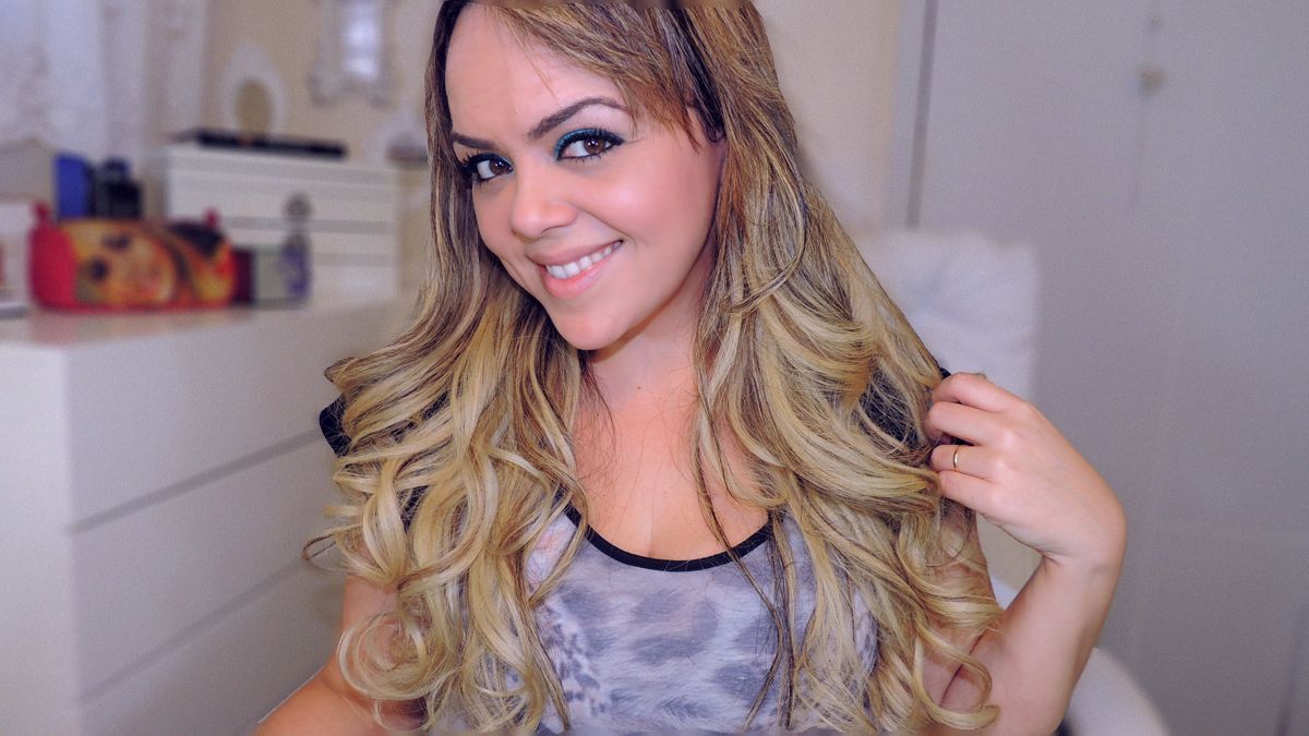 Foto: Reprodução / <a href="http://andrezagoulart.com.br/blog/2013/08/09/cabelo-de-top-de-revista-tutorial/" target="_blank">Andreza Goulart</a>